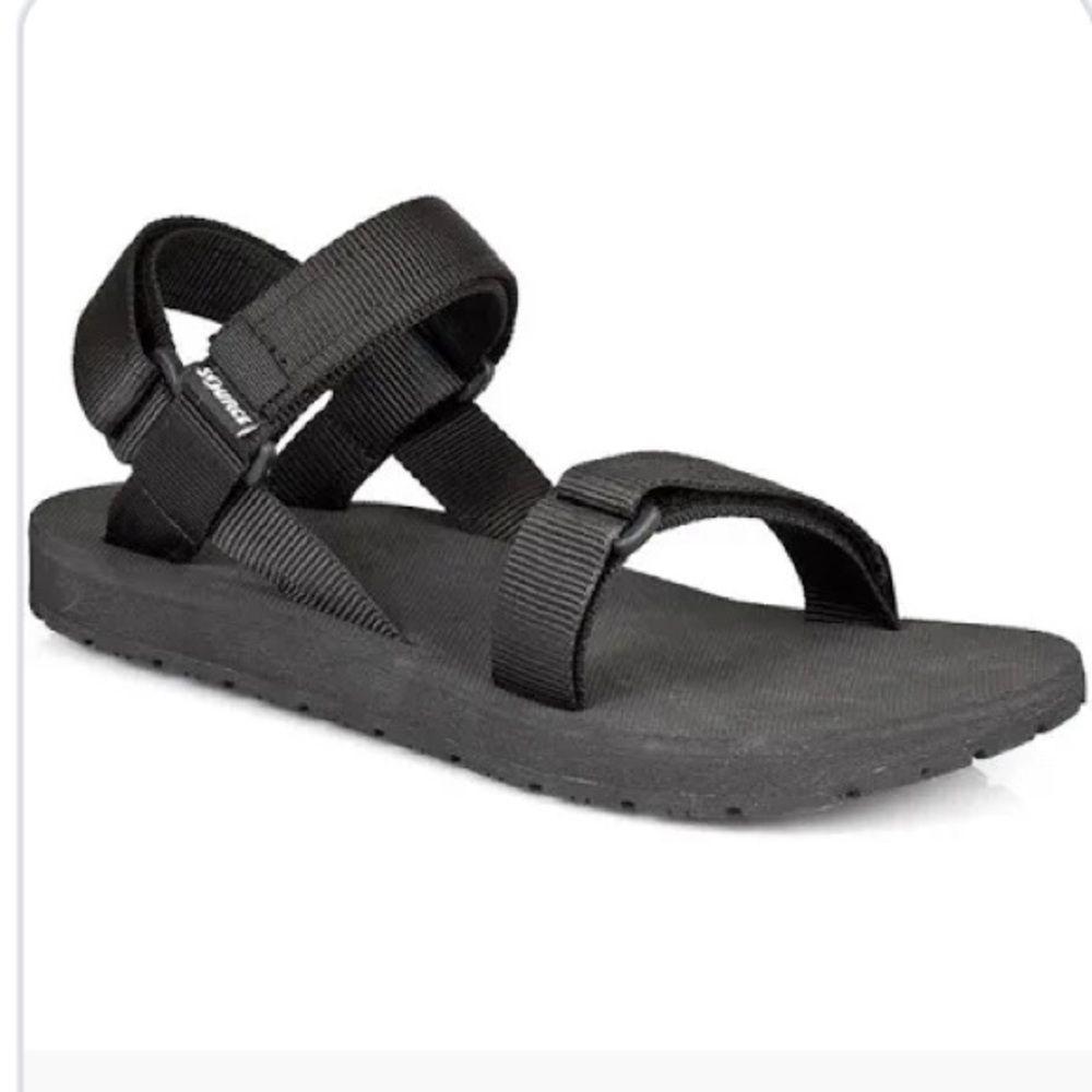 Source size 36 sandals retails $87